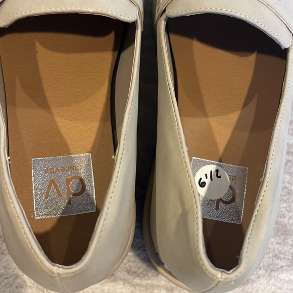 Dolce Vita Women's Crisp Slip-On Lug Loafer Flats Dune - Picture 7 of 7